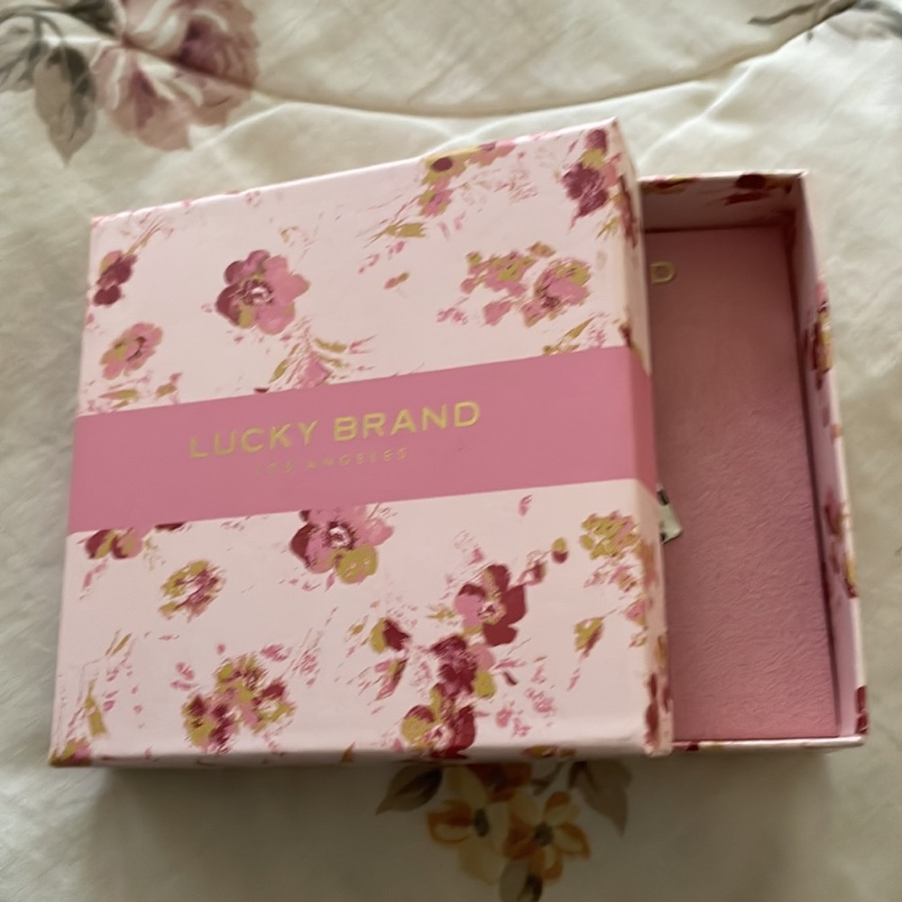 Lucky brand white earrings - Picture 3 of 4